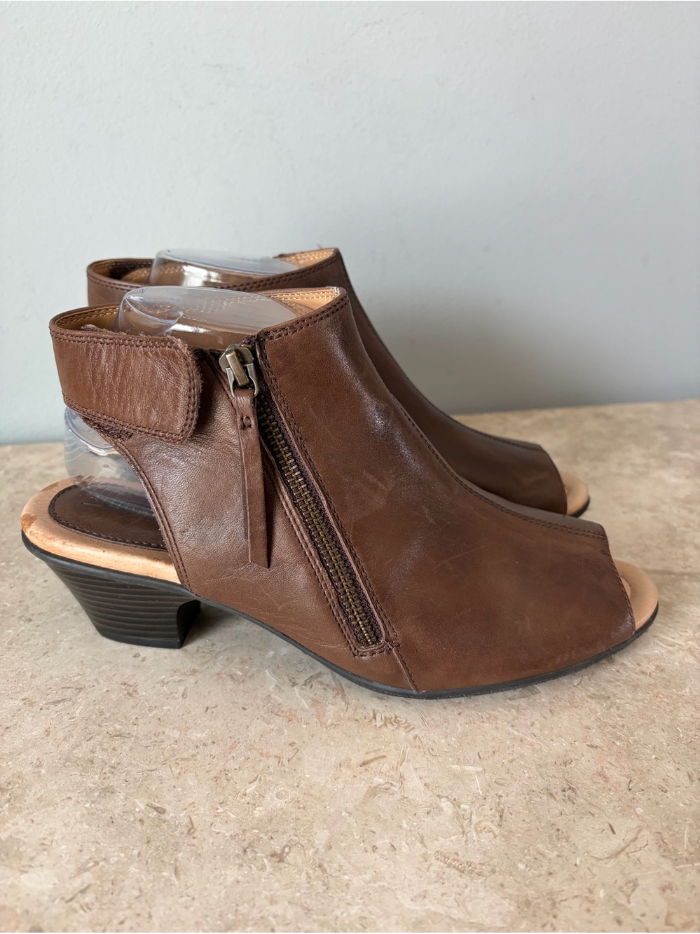 Earth Kristy Peep Toe Ankle Bootie Sandals Women's 9D Brown Leather Slingback